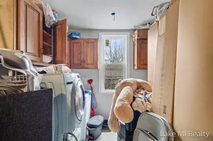 1053 3rd St NW, Grand Rapids, MI 49504 - Photo 25