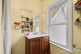 1053 3rd St NW, Grand Rapids, MI 49504 - Photo 11