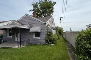 22732 Rosalind Ave, Eastpointe, MI 48021 - Photo 3