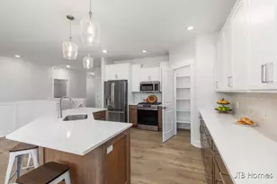 6602 Timber Crst Dr NE, Rockford, MI 49341 - Photo 11