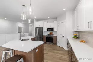 6602 Timber Crst Dr NE, Rockford, MI 49341 - Photo 7