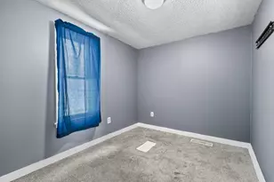 654 Vernon St, Allegan, MI 49010 - Photo 13