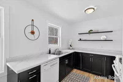 237 7 Mile Road NW, Comstock Park, MI 49321 - Photo 17