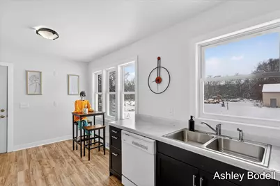 237 7 Mile Road NW, Comstock Park, MI 49321 - Photo 19