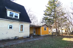 660 Pearl St, Benton Harbor, MI 49022 - Photo 3