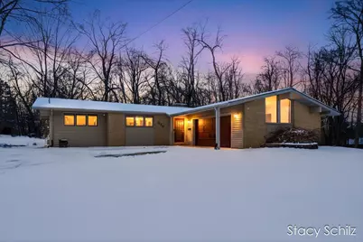 210 S Brewer Drive, Battle Creek, MI 49015 - Photo 1