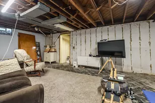 2400 Crest Dr, Kalamazoo, MI 49008 - Photo 27