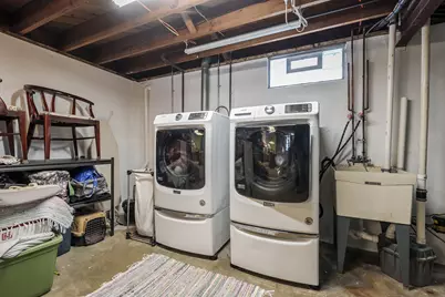 2400 Crest Drive, Kalamazoo, MI 49008 - Photo 25