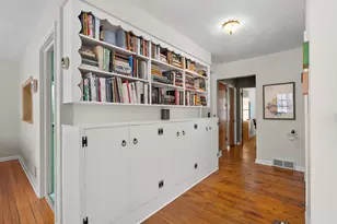 2400 Crest Dr, Kalamazoo, MI 49008 - Photo 9