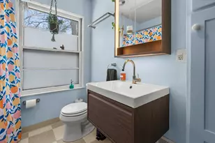 2400 Crest Dr, Kalamazoo, MI 49008 - Photo 15