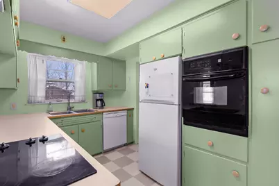 2400 Crest Drive, Kalamazoo, MI 49008 - Photo 11