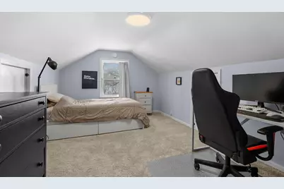 2400 Crest Drive, Kalamazoo, MI 49008 - Photo 23