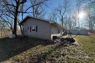 201 Lake Hills Dr, Concord, MI 49237 - Photo 3