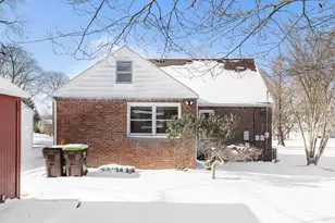 127 Madelon St, Belleville, MI 48111 - Photo 3