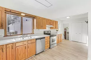 127 Madelon St, Belleville, MI 48111 - Photo 9