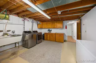 1331 Ellsmere St NE, Grand Rapids, MI 49505 - Photo 25