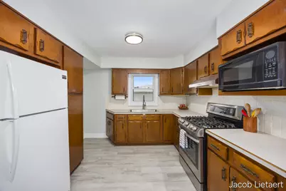 1331 Ellsmere Street NE, Grand Rapids, MI 49505 - Photo 11