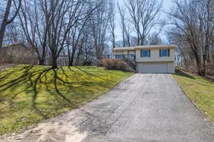 58420 Sunset Shores Ct, Three Rivers, MI 49093 - Photo 3