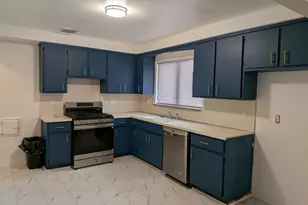 18429 Stephens Rd, Eastpointe, MI 48021 - Photo 3