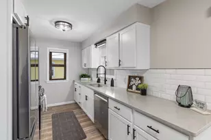 2043 Melvin St SW, Wyoming, MI 49519 - Photo 9