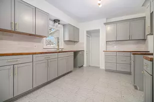 1643 Burlingame Ave SW, Grand Rapids, MI 49509 - Photo 5