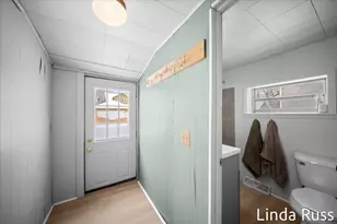 1033 Jennette Ave NW, Grand Rapids, MI 49504 - Photo 5