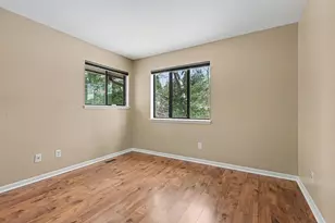 3812 Greenleaf Cir, Kalamazoo, MI 49008 - Photo 17