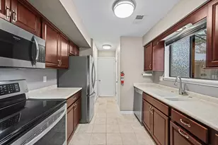 3812 Greenleaf Cir, Kalamazoo, MI 49008 - Photo 7