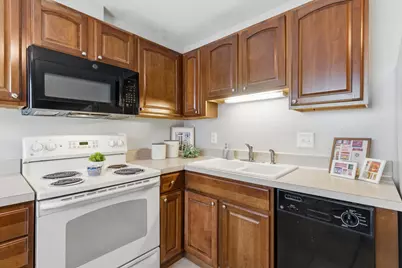 756 W Kilgore Road #108, Kalamazoo, MI 49008 - Photo 9