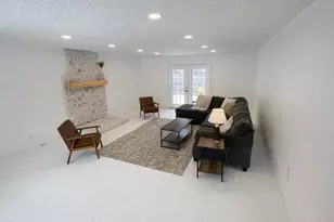 233 Washington Ave, Plainwell, MI 49080 - Photo 9