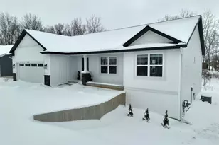 10886 Douglas Dr, Allendale, MI 49401 - Photo 3