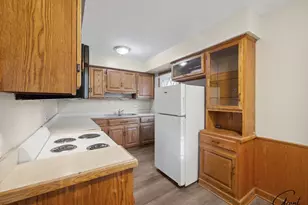 23007 Brittany Ave, Eastpointe, MI 48021 - Photo 11