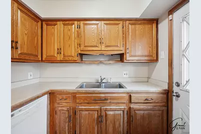 23007 Brittany Avenue, Eastpointe, MI 48021 - Photo 13