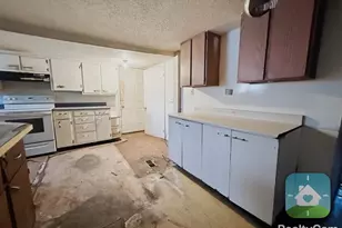 111 Rotterdam Ave, Muskegon, MI 49444 - Photo 9