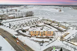 930 W Savidge St, Spring Lake, MI 49456 - Photo 1