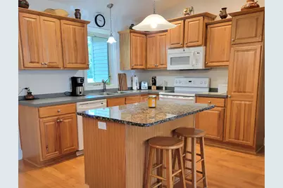 913 Clark Street SE, Lowell, MI 49331 - Photo 3