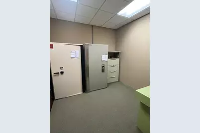 815 E Main Avenue, Zeeland, MI 49464 - Photo 23