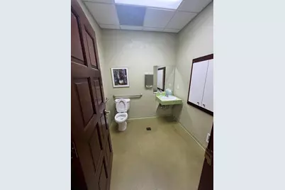 815 E Main Avenue, Zeeland, MI 49464 - Photo 21