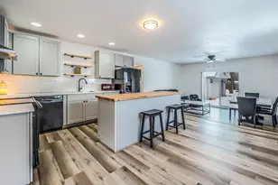 15100 Sunbury St, Livonia, MI 48154 - Photo 11