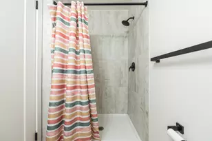 15100 Sunbury St, Livonia, MI 48154 - Photo 9