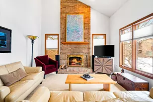 1261 Laurel View Dr, Ann Arbor, MI 48105 - Photo 7