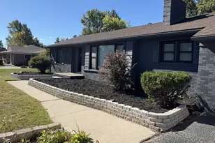 5681 Houghten Dr, Troy, MI 48098 - Photo 5