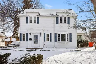 739 Beverly Park Pl, Jackson, MI 49203 - Photo 1