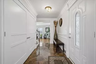 32523 Cambridge Dr, Warren, MI 48093 - Photo 3