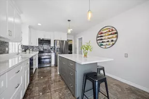 32523 Cambridge Dr, Warren, MI 48093 - Photo 9