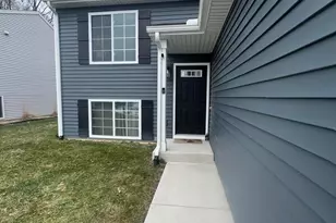 557 N Cygnet Lake Dr, Benton Harbor, MI 49022 - Photo 3