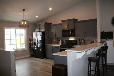 557 N Cygnet Lake Drive, Benton Harbor, MI 49022 - Photo 7