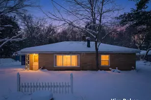 2910 Marquette Ave, Muskegon, MI 49442 - Photo 5