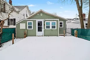 309 N Robert St, Ludington, MI 49431 - Photo 29