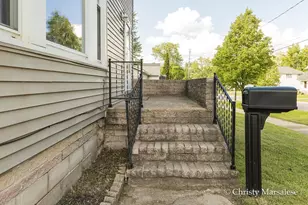 917 S Bridge St, Belding, MI 48809 - Photo 5